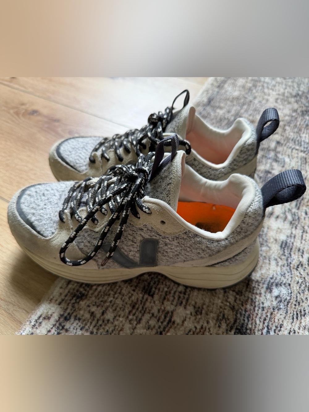 Veja Venturi Flannel Sneakers in the Snow Grafite Natural